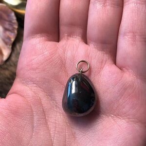 Hematite stone drop pendant